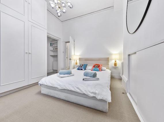 Portobello Large Snug Лондон Экстерьер фото